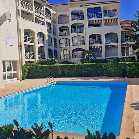 Apartmán 2 Pieces Avec Parking Et Piscine, Proche Du Centre-ville De - Fr-1-780-88 Sainte-Maxime