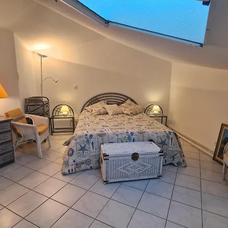 2 Pieces Avec Parking Et Piscine, Proche Du Centre-ville De - Fr-1-780-88 Apartment *