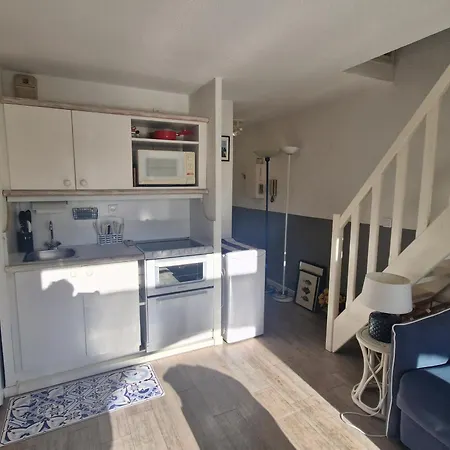 2 Pieces Avec Parking Et Piscine, Proche Du Centre-ville De - Fr-1-780-88 * Σαιντ-Μαξίμ