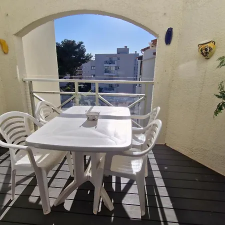 Διαμέρισμα 2 Pieces Avec Parking Et Piscine, Proche Du Centre-ville De - Fr-1-780-88