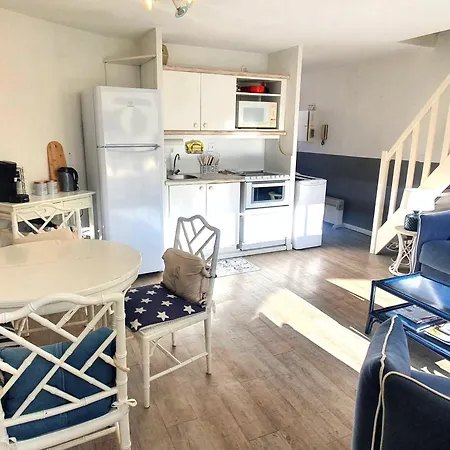 2 Pieces Avec Parking Et Piscine, Proche Du Centre-ville De - Fr-1-780-88