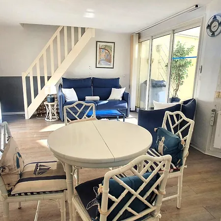 Διαμέρισμα 2 Pieces Avec Parking Et Piscine, Proche Du Centre-ville De - Fr-1-780-88 Σαιντ-Μαξίμ