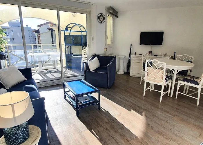 Apartment 2 Pieces Avec Parking Et Piscine, Proche Du Centre-ville De - Fr-1-780-88 *